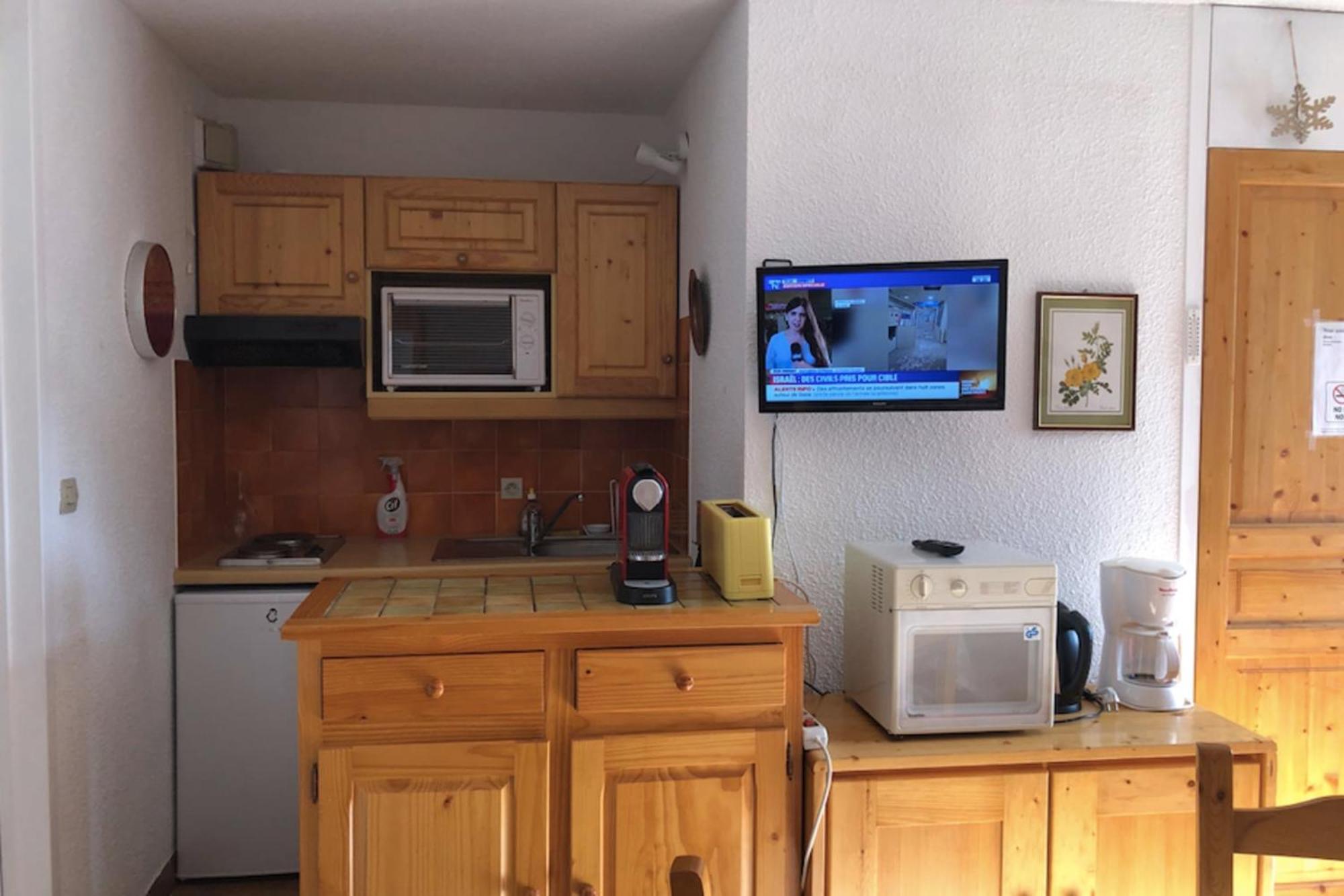 37m Near The Center Of La Salle-les-Alpes